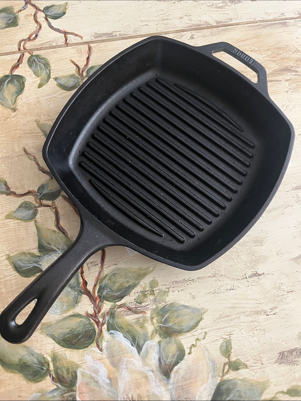 Lodge Cast Iron Square Grill Pan - Black
